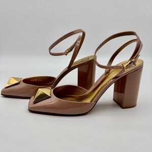 VALENTINO GARAVANI Maxi Stud Slingback Pumps Nude Patent Leather Block Heal New